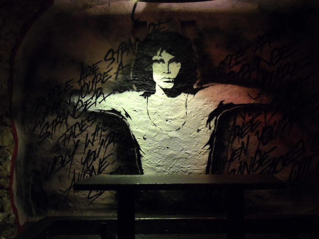 Hajo'S Germania Lodge & Irish Pub ฮูเดสไฮม์ แอม ไฮน์ ภายนอก รูปภาพ